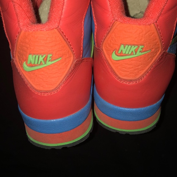 Multicolored NIKE Boots - Picture 2 of 4